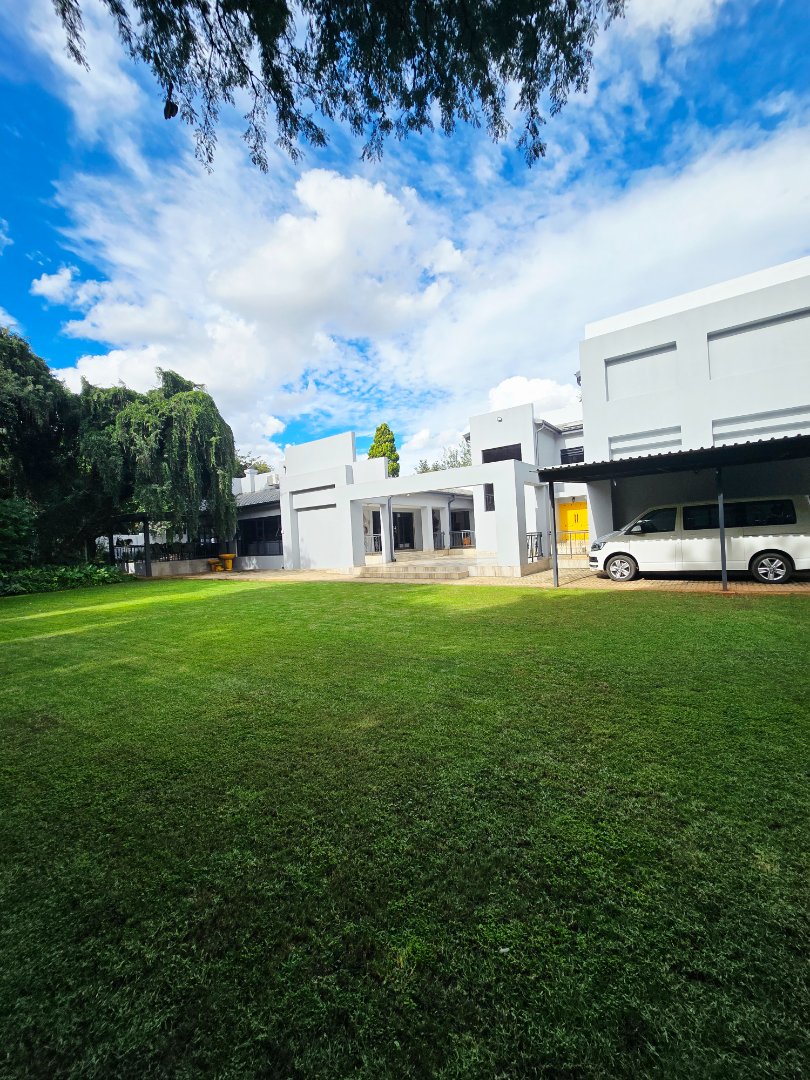 6 Bedroom Property for Sale in Wilkoppies North West